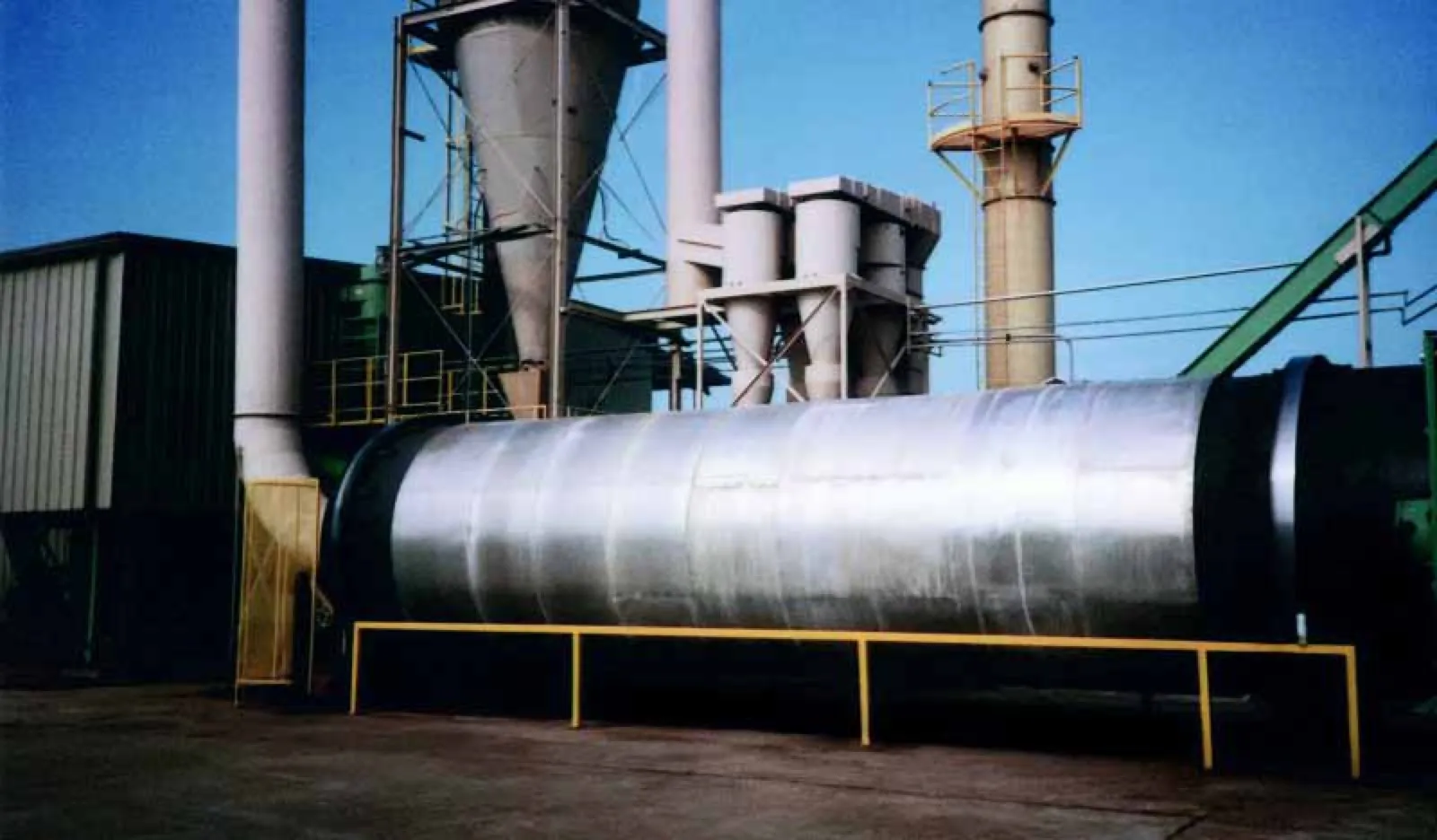 Uscător rotativ cu tambur în patru zone QuadPass Dryer