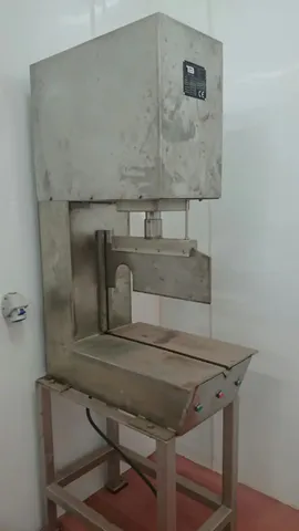 Ghilotină pentru despicat capete
