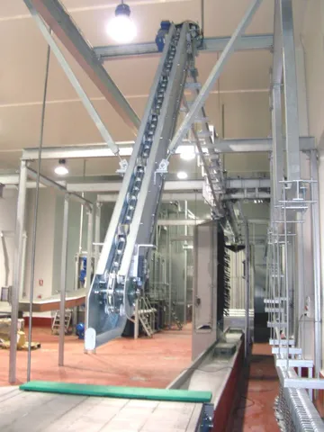 Elevator de sângerare pentru porci
