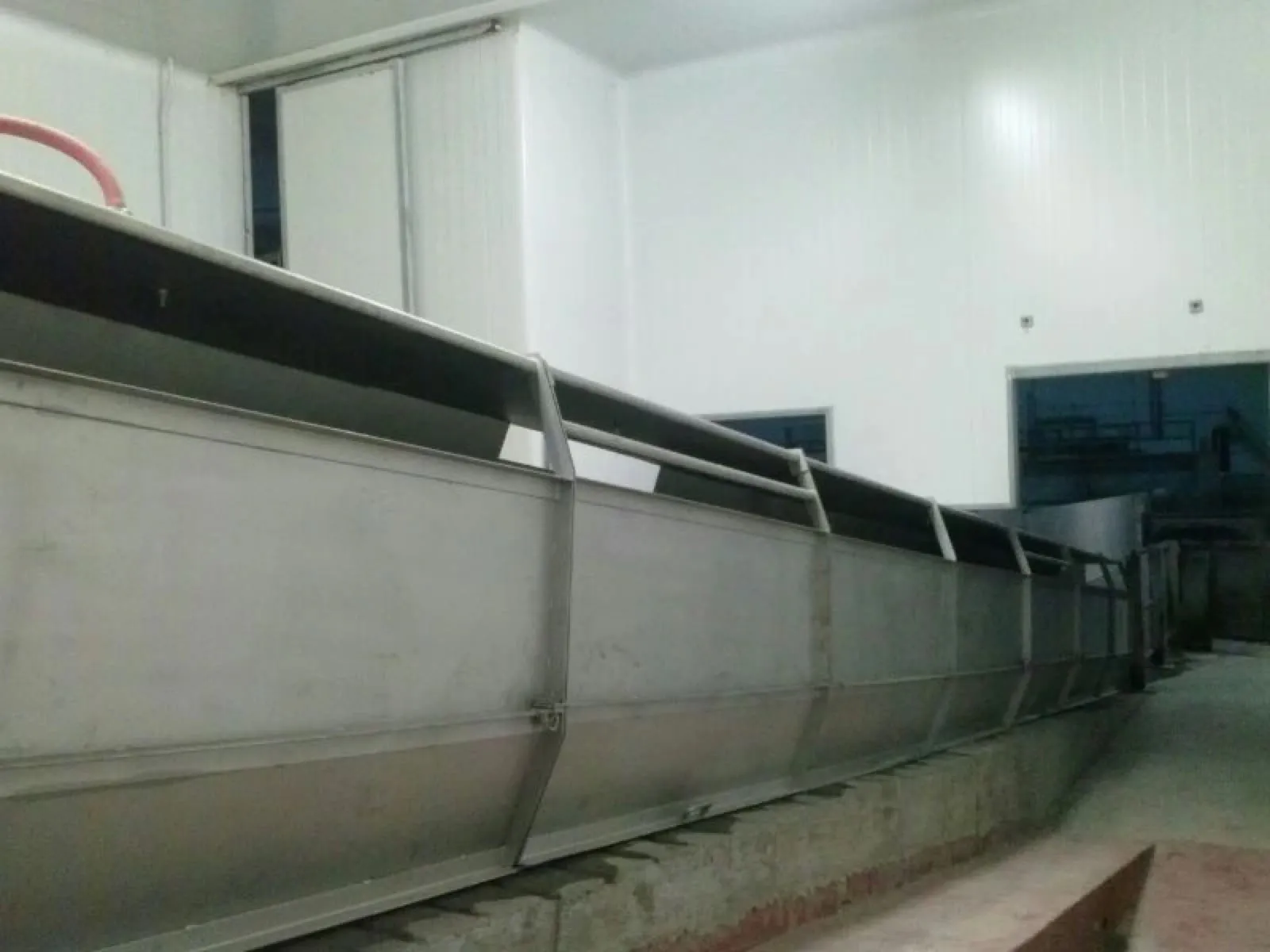 Tunel de conducere pentru porci